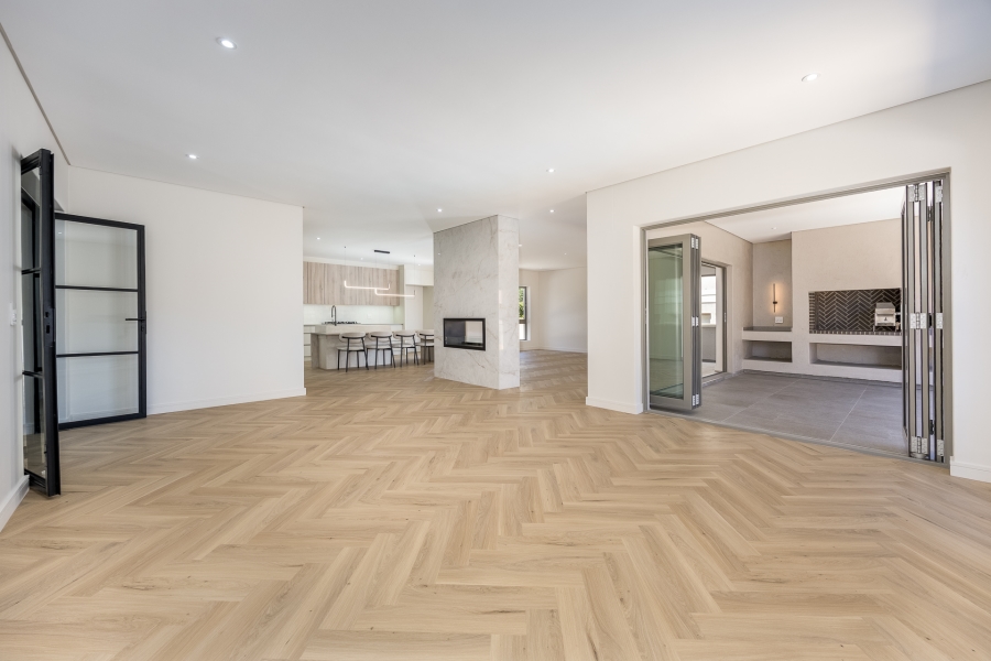 4 Bedroom Property for Sale in Vierlanden Western Cape